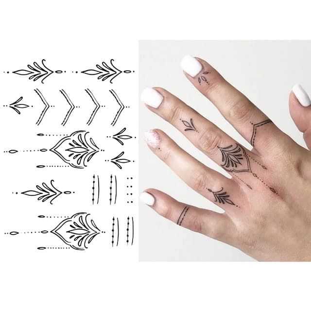 Henna fingerwork