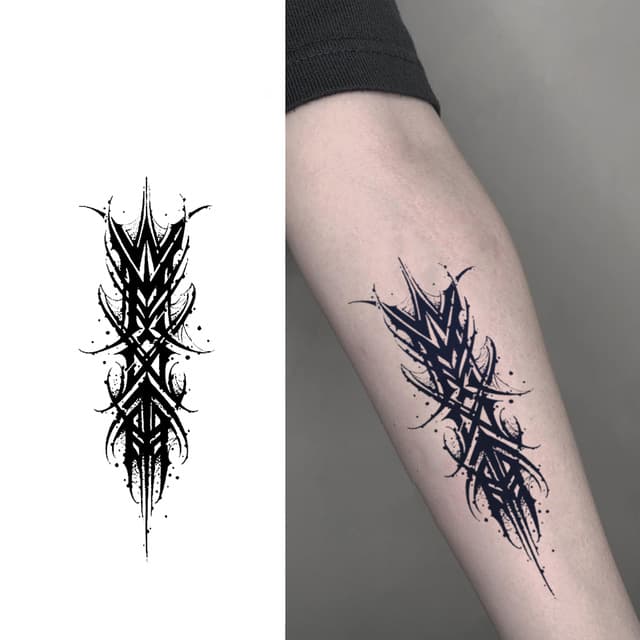 Gothic glyph — view 1