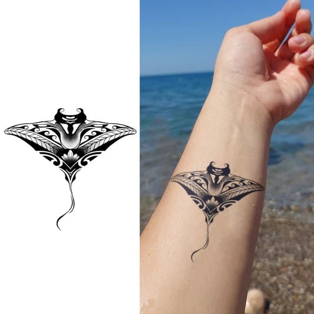 Polynesian manta ray — view 1